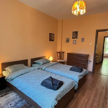 Apartment Quiet 2 Bedrooms Downtown Sofia